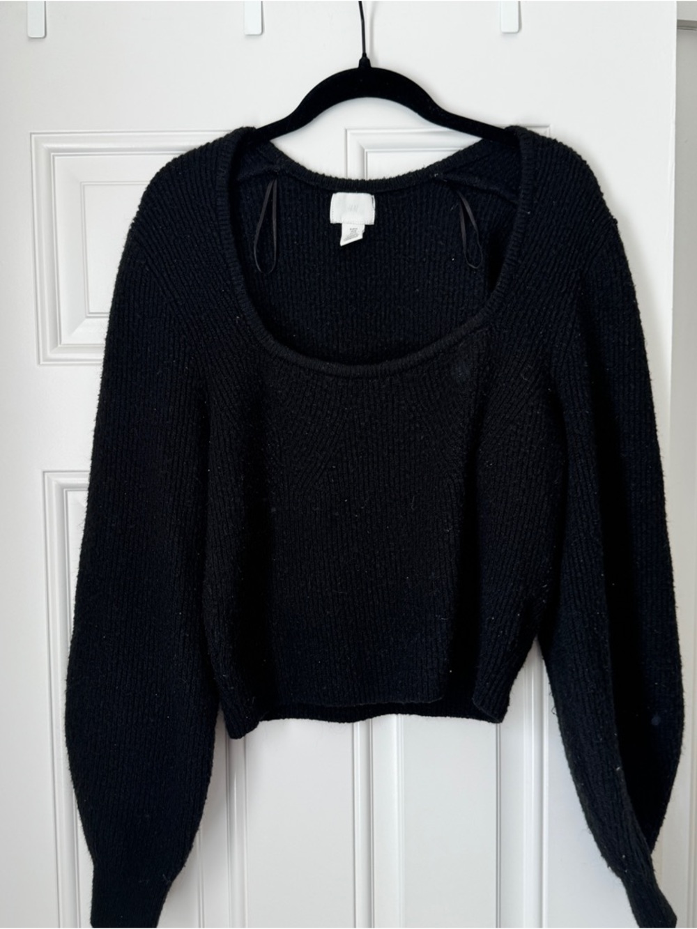 H&M Black Scoop Neck Cropped Knit Sweater